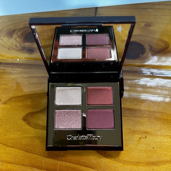 Charlotte Tilbury Other - Charlotte Tilbury Walk of No Shame Eyeshadow Quad